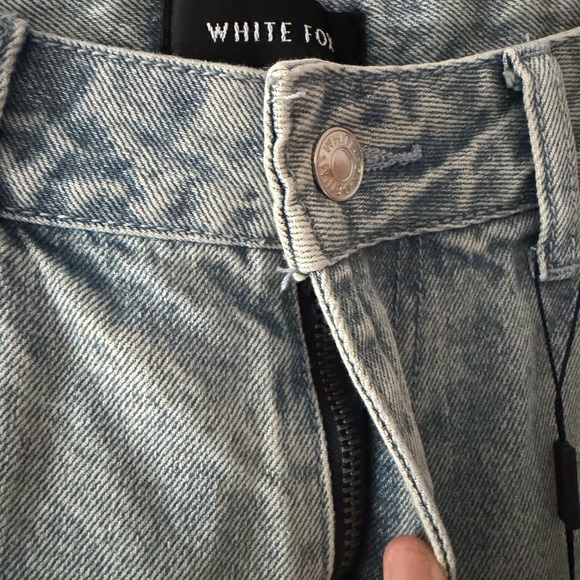NWT White Fox Did You Miss Me Mid Rise Straight Leg Denim Size Medium Acid Wash - Picture 7 of 16